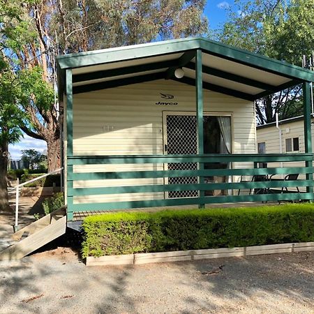 Tatura Cabin&Caravan Park Bagian luar foto