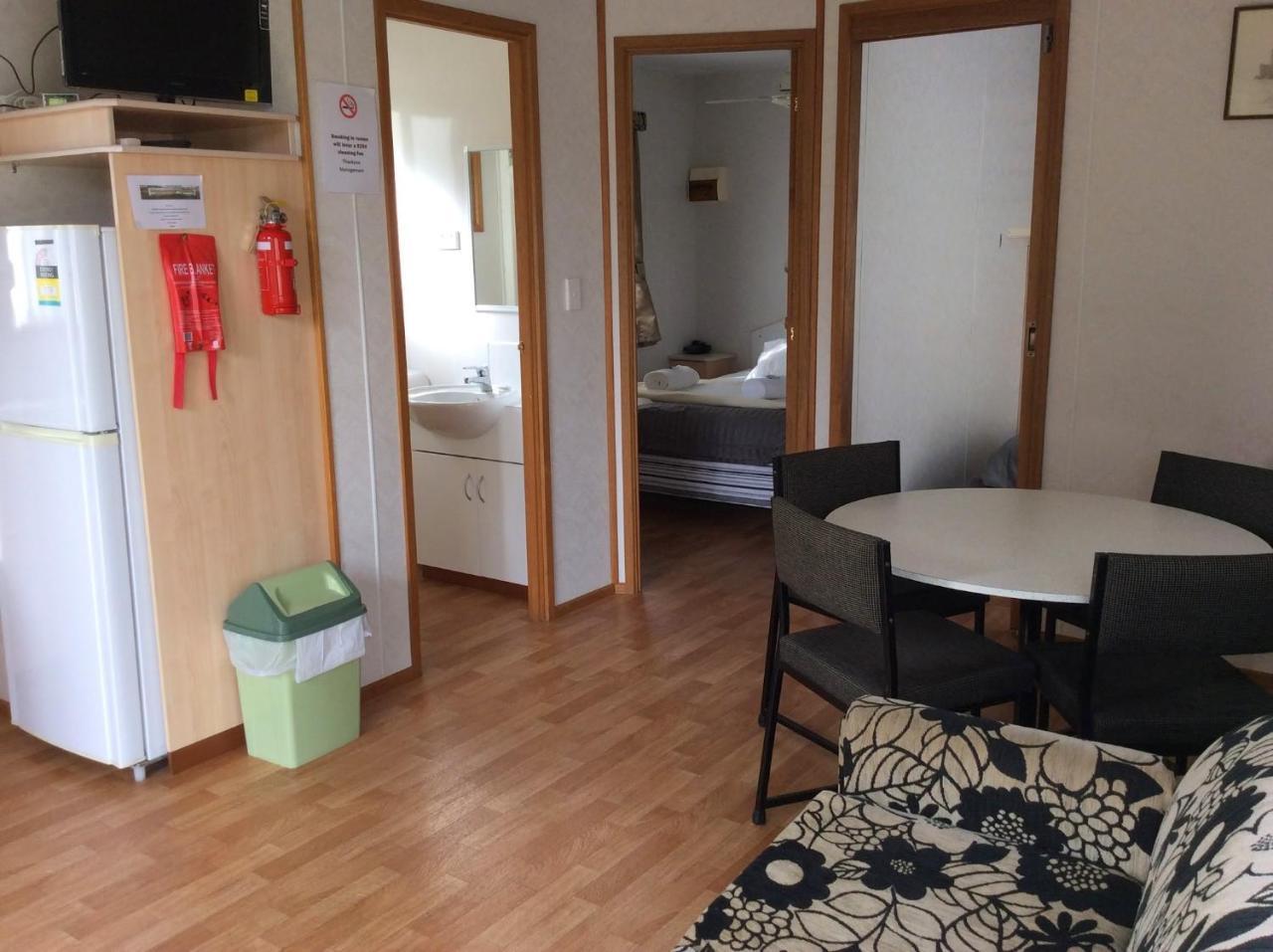 Tatura Cabin&Caravan Park Bagian luar foto
