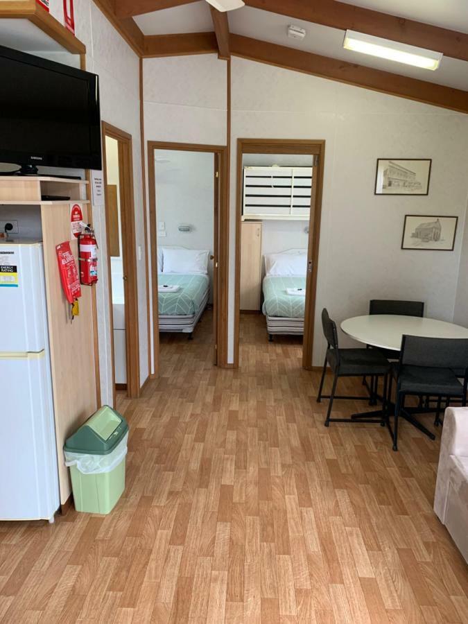Tatura Cabin&Caravan Park Bagian luar foto